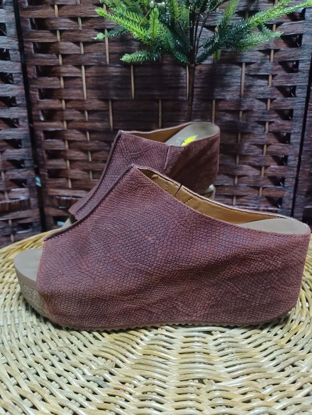 Women’s Textured Wedge Mule Slip-On